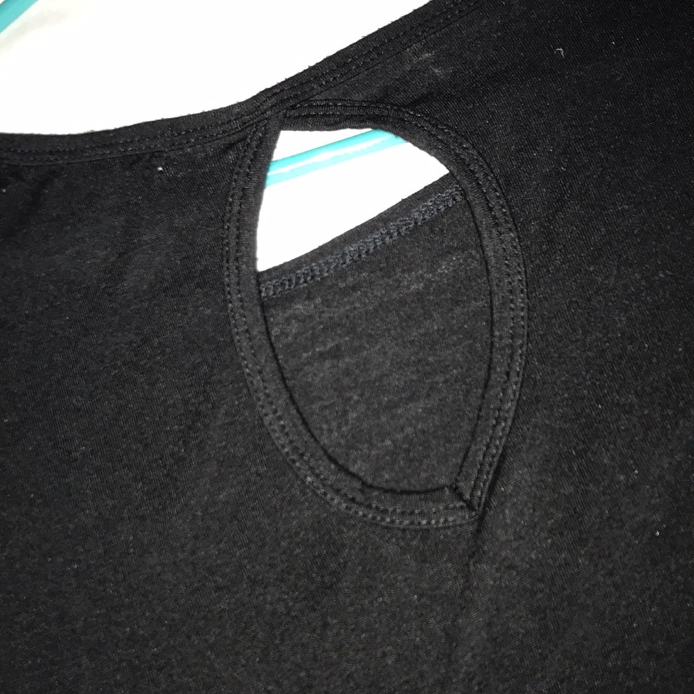 Basic black tee - Picture 2 of 2